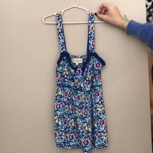 Abercrombie & Fitch top